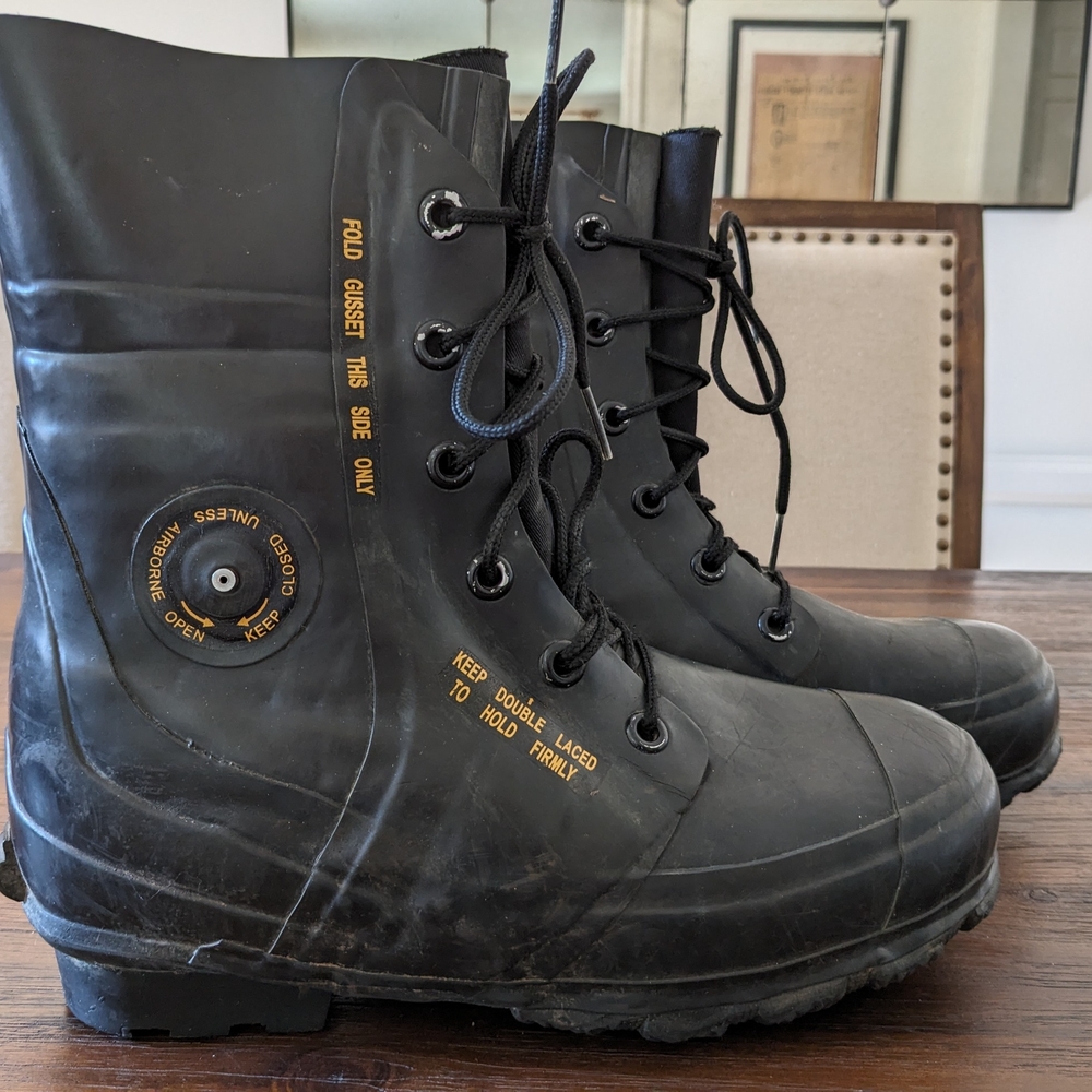 Black Rubber Men's Boots